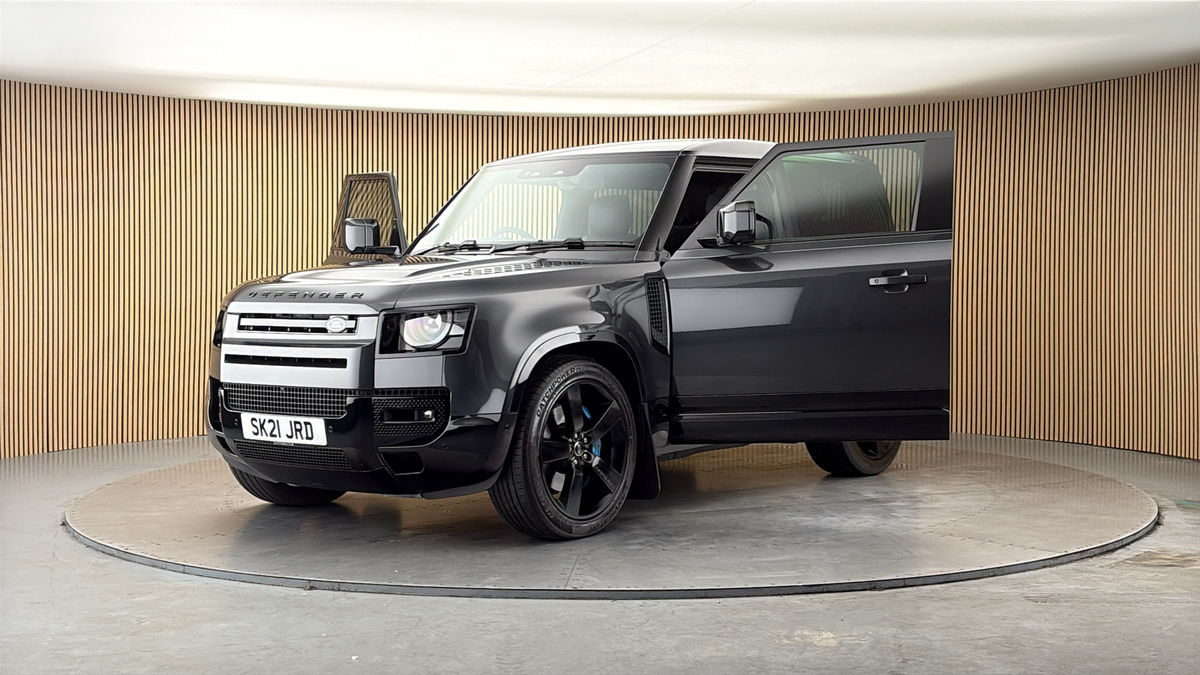 More views of Land Rover Defender 90