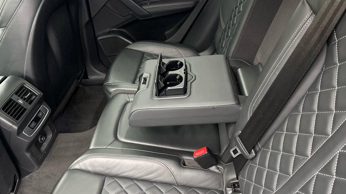 More views of Audi Q5