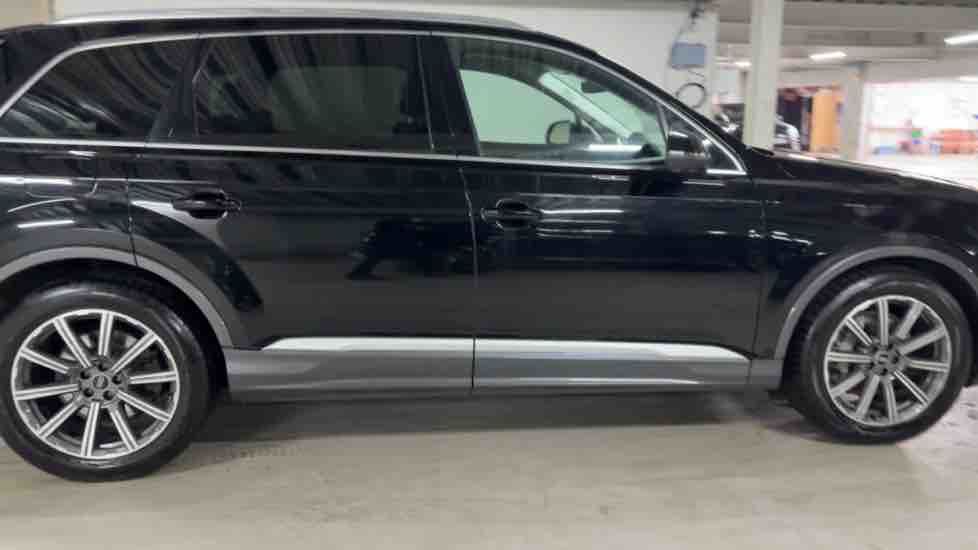 More views of Audi Q7