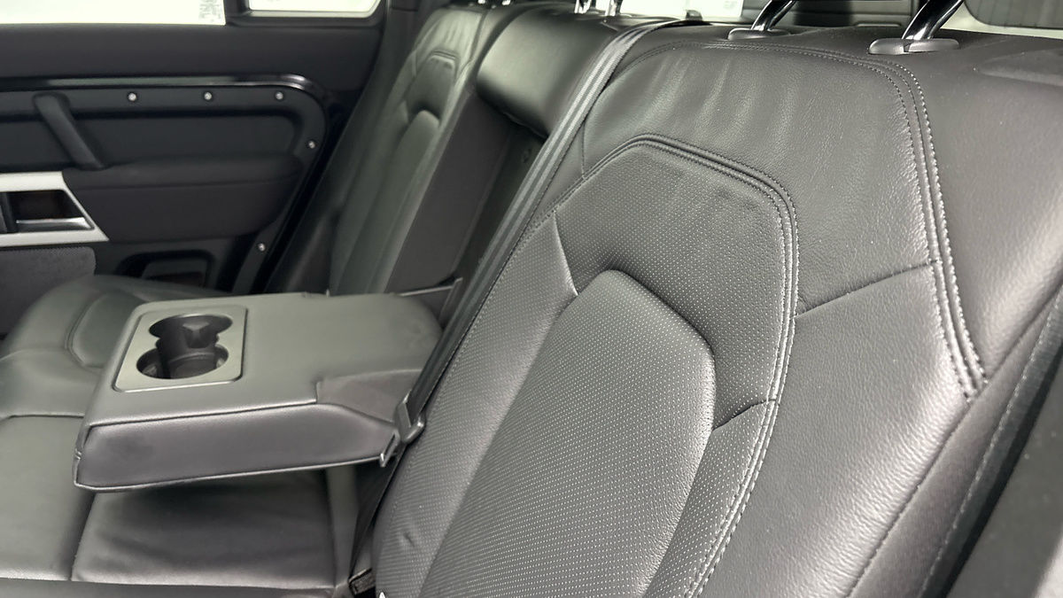 Land Rover Defender 110 Urban Image 9