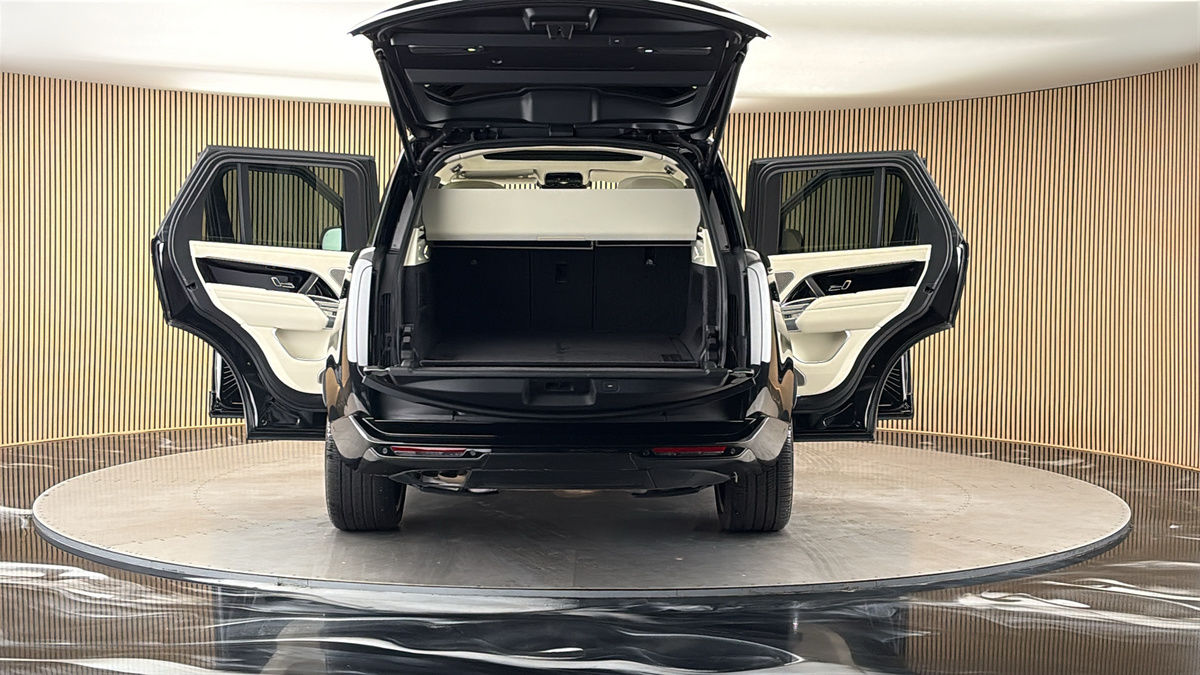 More views of Land Rover Range Rover