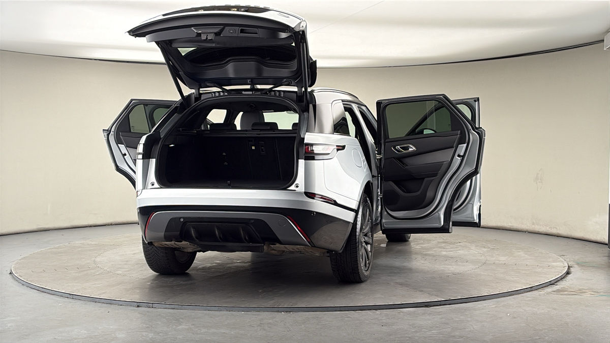 More views of Land Rover Range Rover Velar