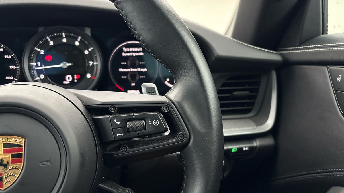 Porsche 911 Image 14