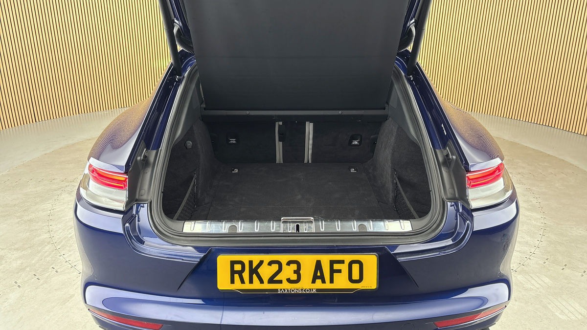Porsche Panamera Image 11