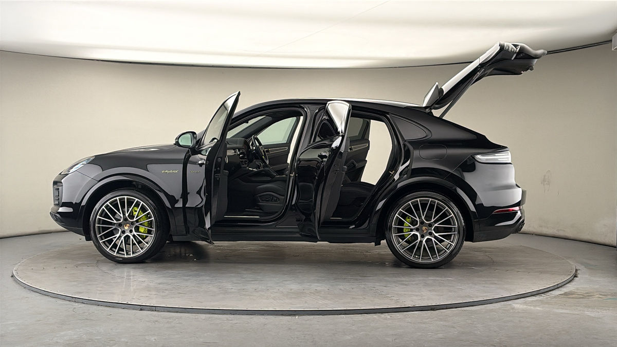 More views of Porsche Cayenne