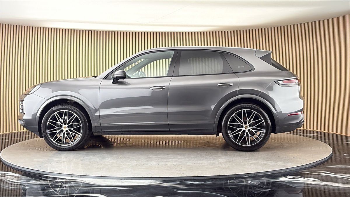 More views of Porsche Cayenne