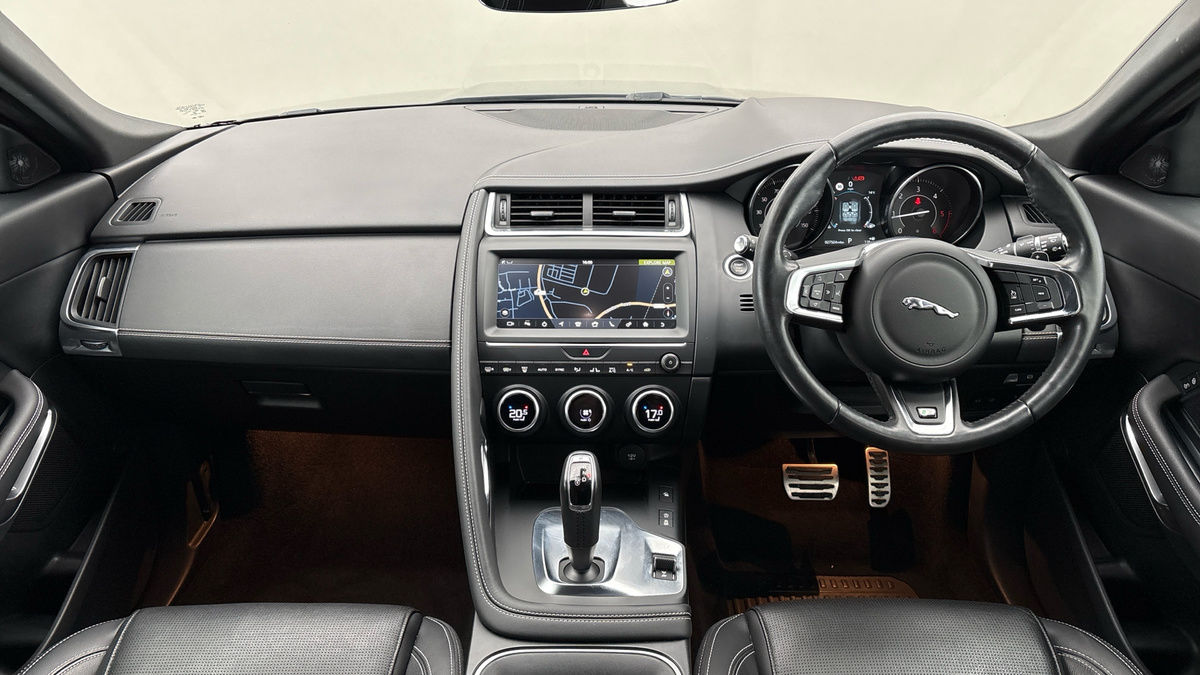 Jaguar E-PACE Image 12