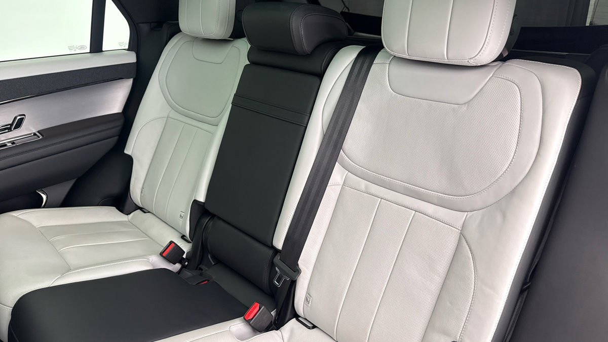 Land Rover Range Rover Sport Image 8