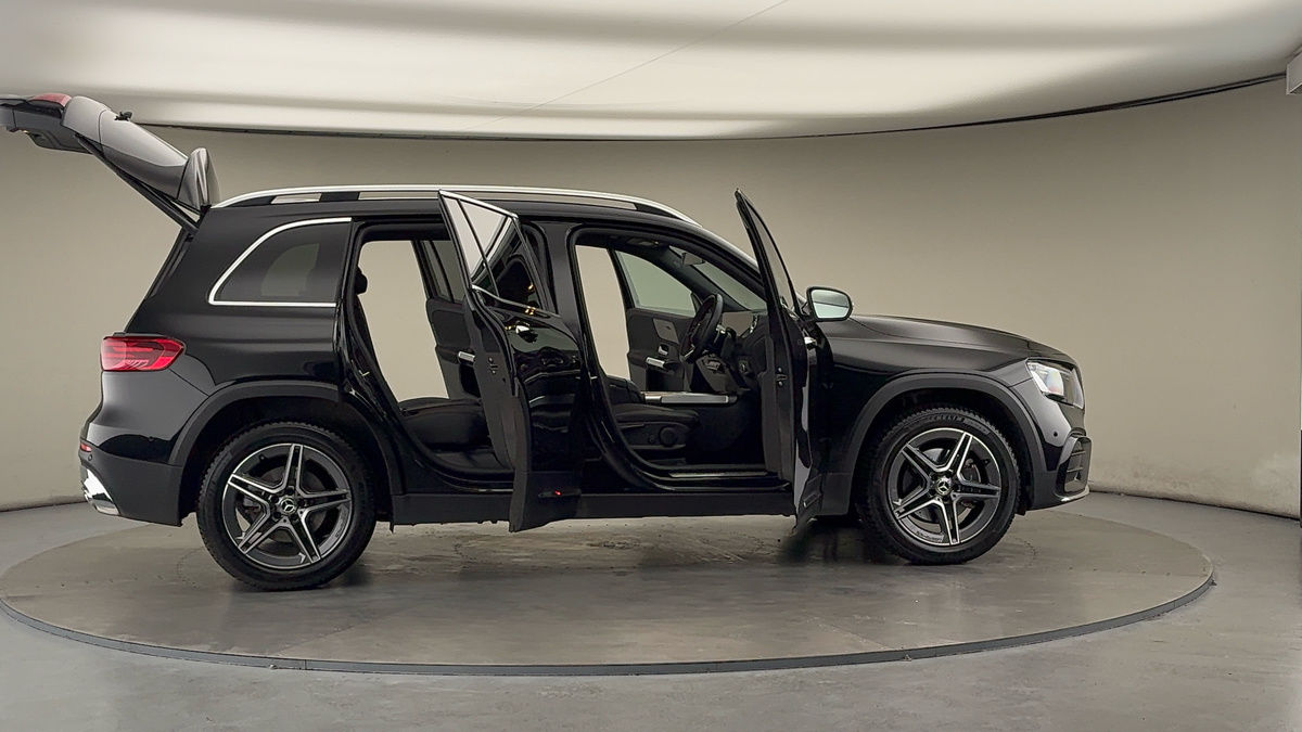 More views of Mercedes-Benz GLB