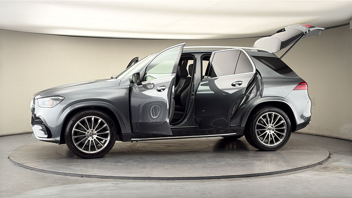 More views of Mercedes-Benz GLE