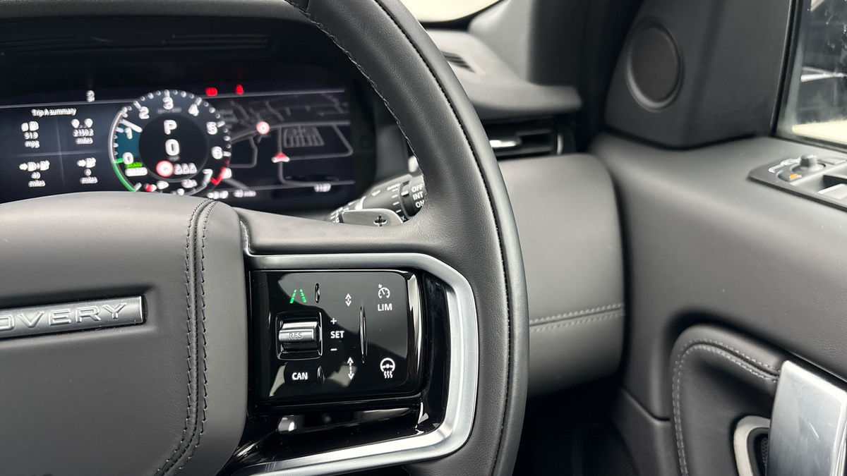 Land Rover Discovery Sport Image 14