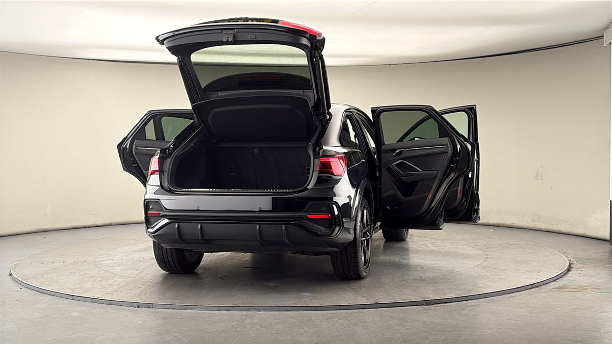 More views of Audi Q3