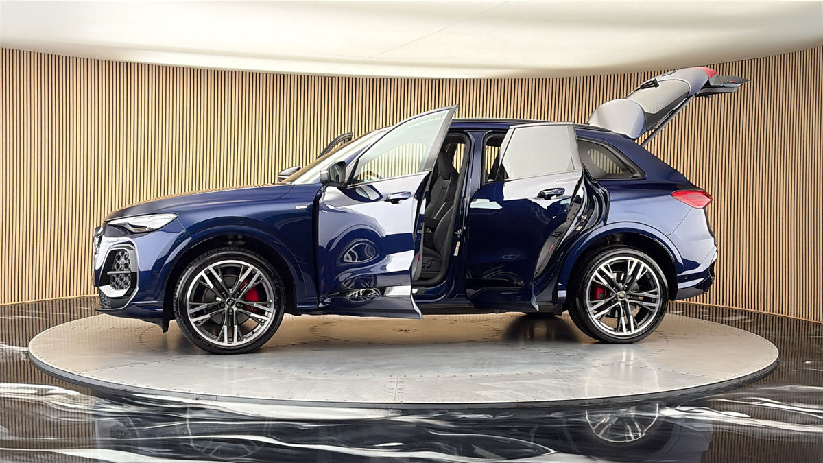 More views of Audi Q5
