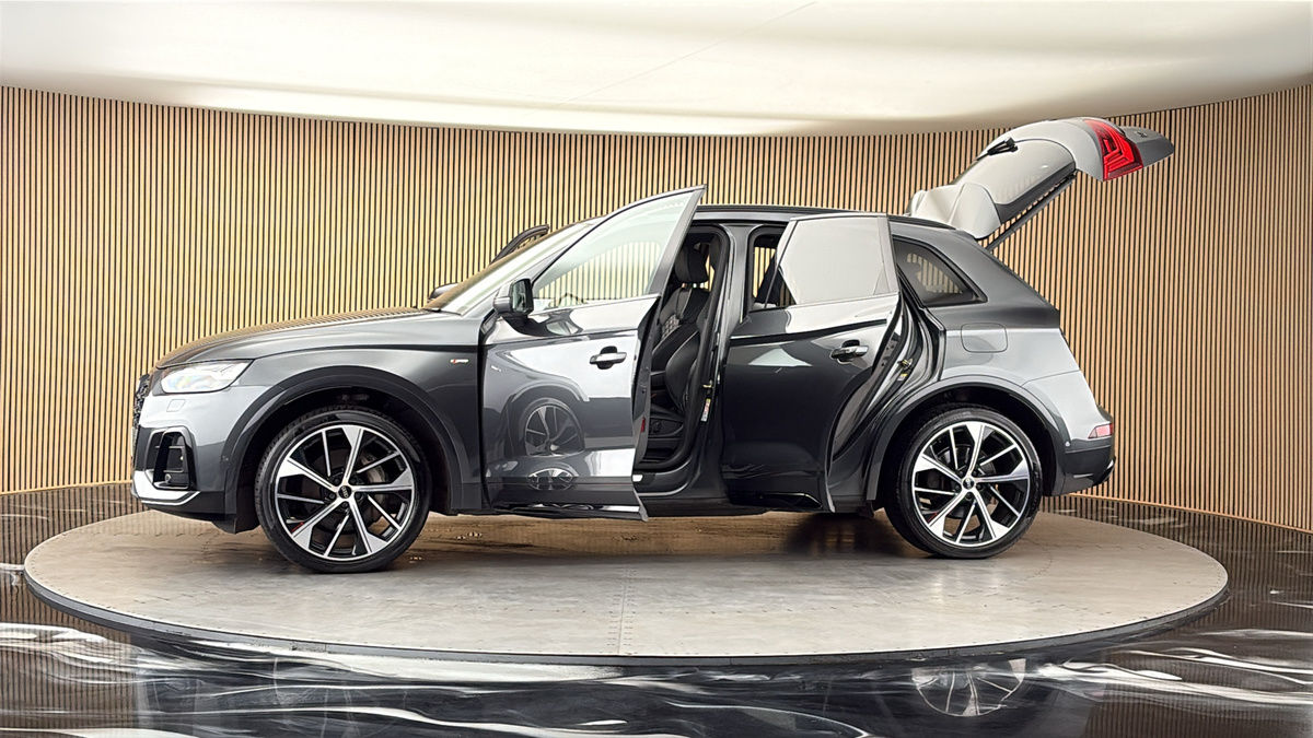 More views of Audi Q5