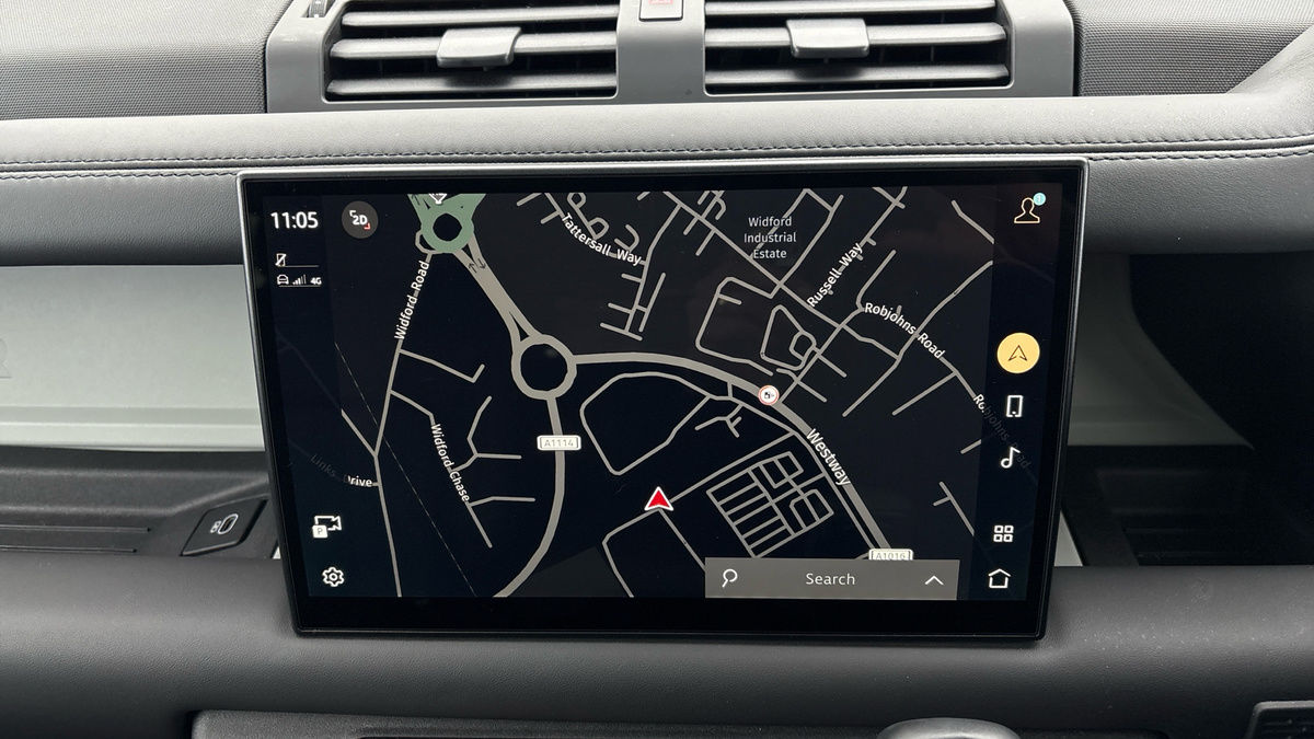 Land Rover Defender 110 Urban Image 17