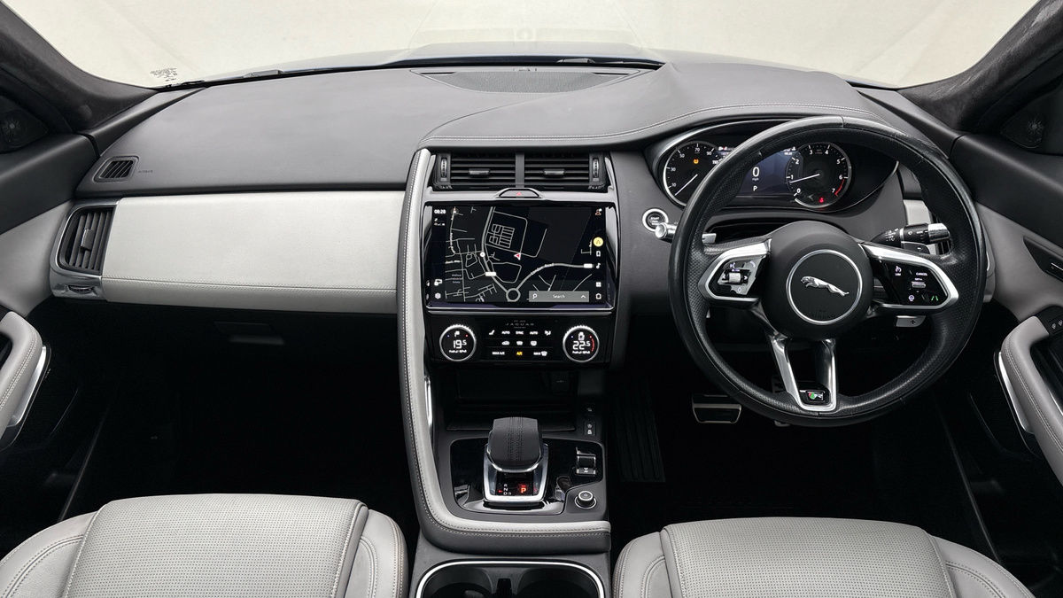 Jaguar E-PACE Image 12