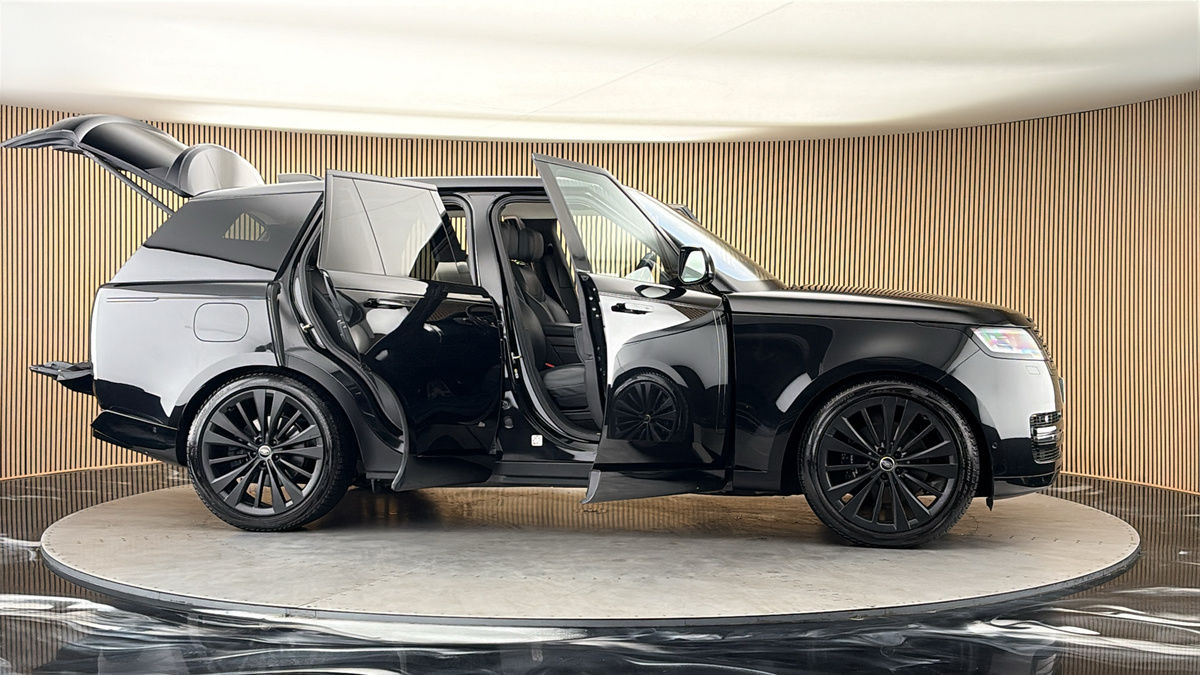 More views of Land Rover Range Rover