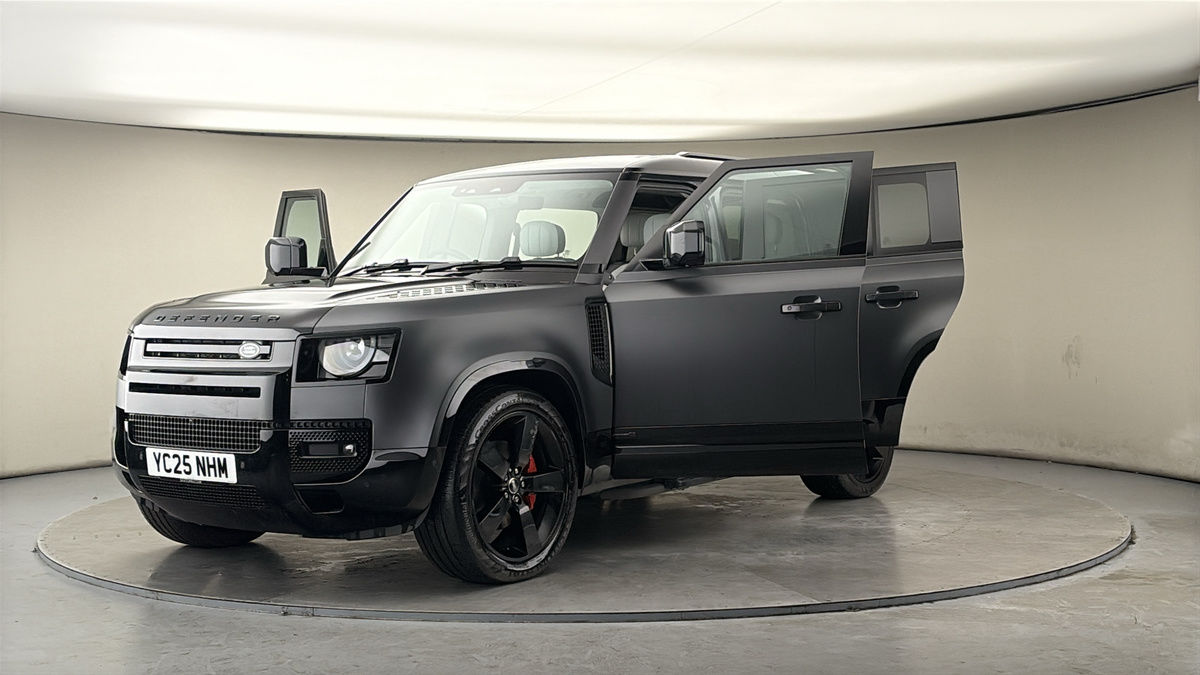 More views of Land Rover Defender 110