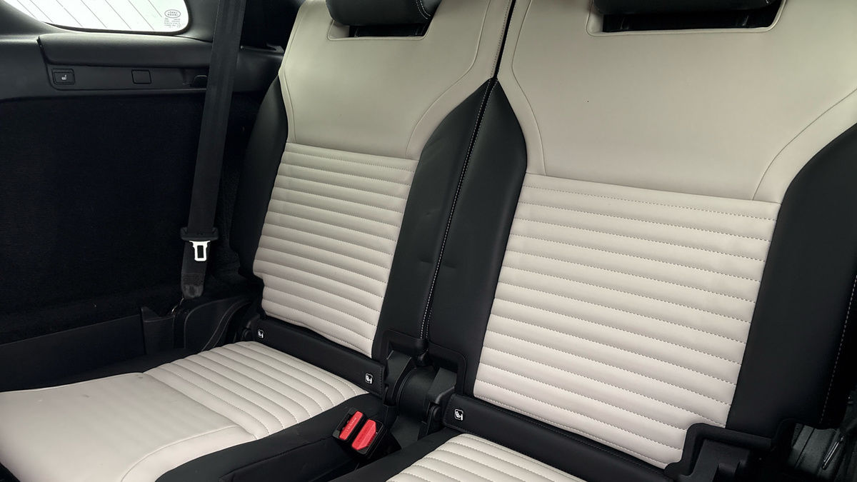 Land Rover Discovery Image 26