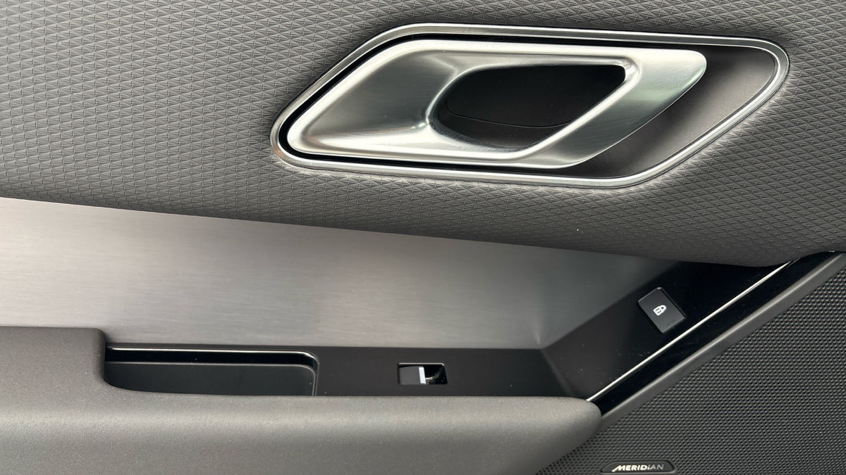 Land Rover Range Rover Velar Image 19