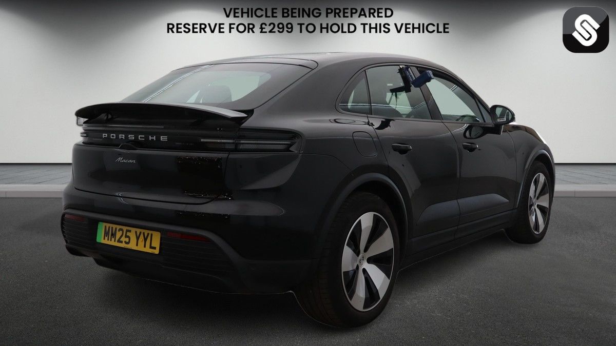 Porsche Macan Image 4