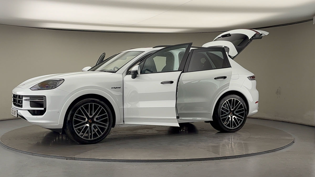 More views of Porsche Cayenne