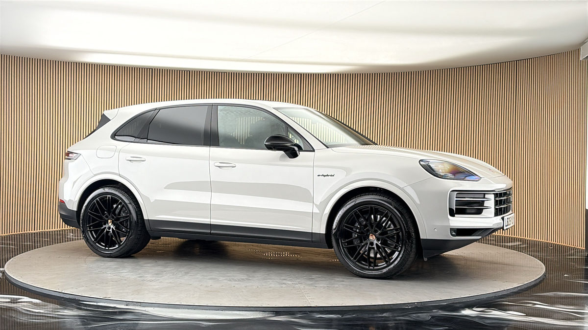 More views of Porsche Cayenne