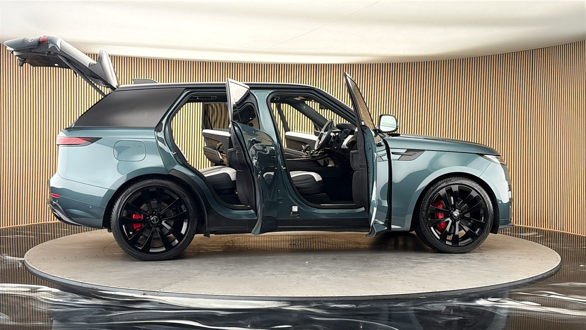 More views of Land Rover Range Rover Sport