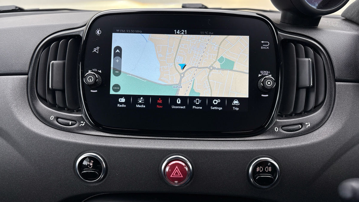 Abarth 695C Image 17