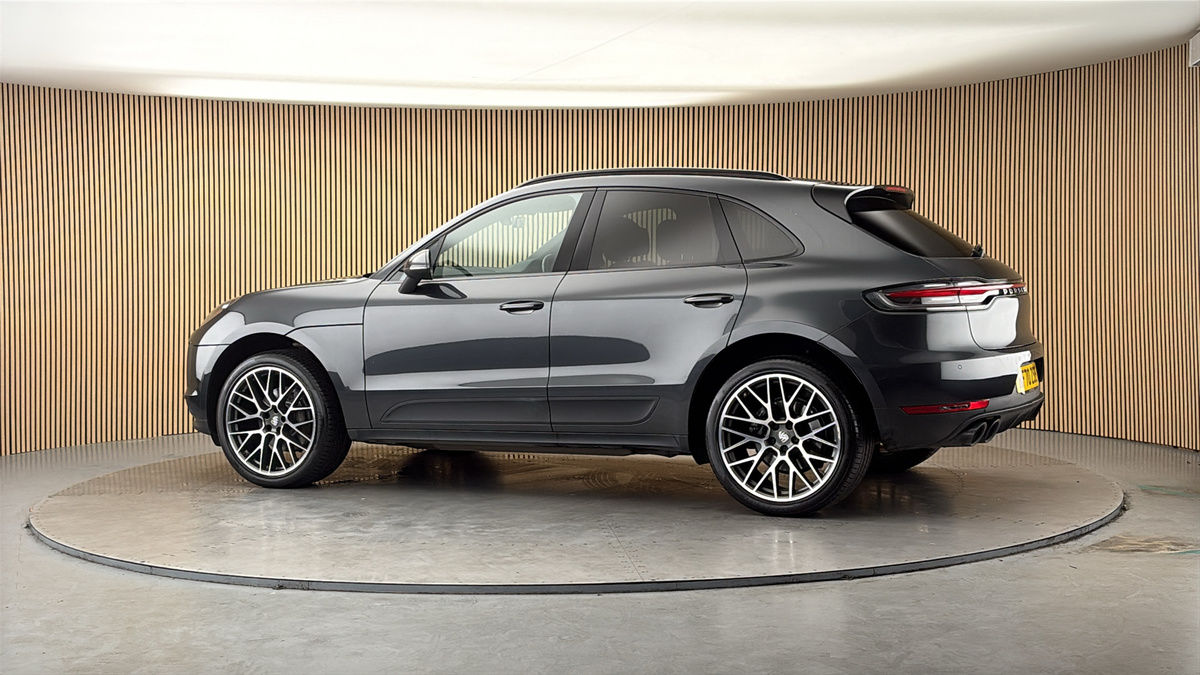 More views of Porsche Macan