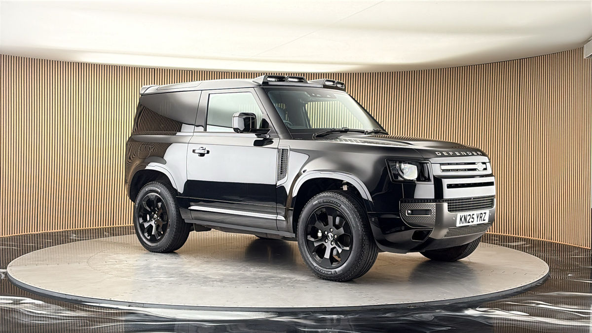 More views of Land Rover Defender 90