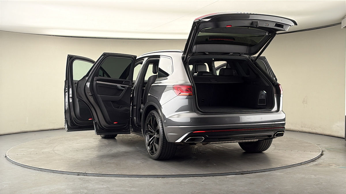 More views of Volkswagen Touareg