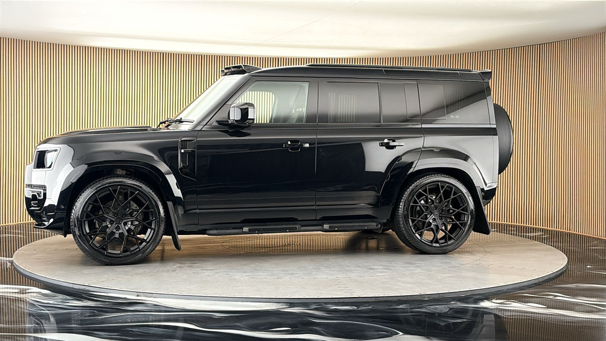 More views of Land Rover Defender 110