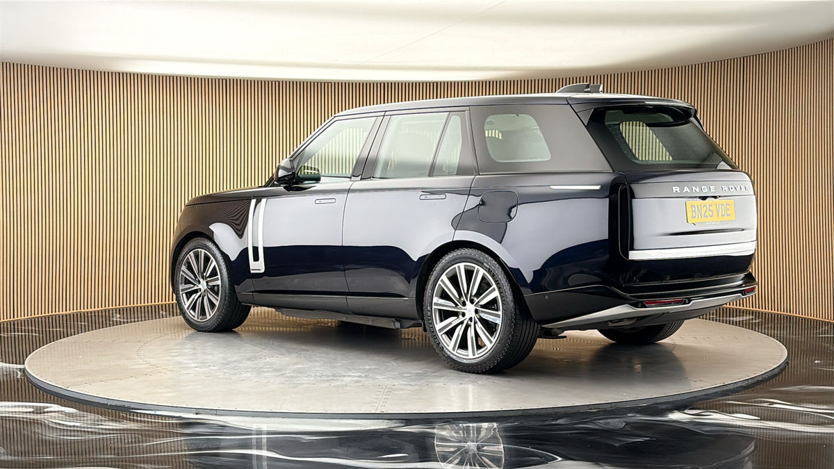 More views of Land Rover Range Rover