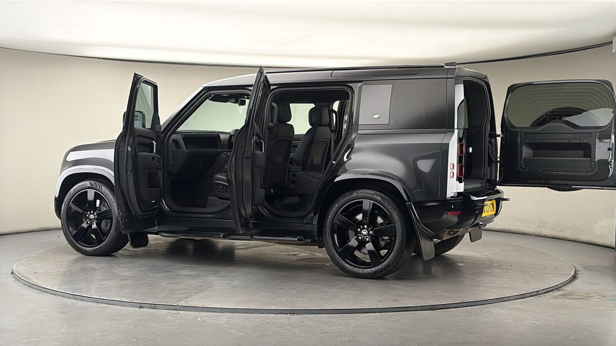 More views of Land Rover Defender 110