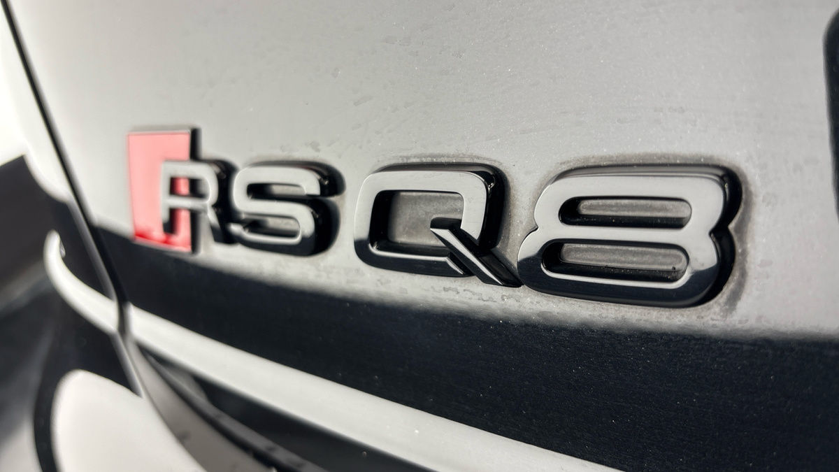 Audi RSQ8 Image 35