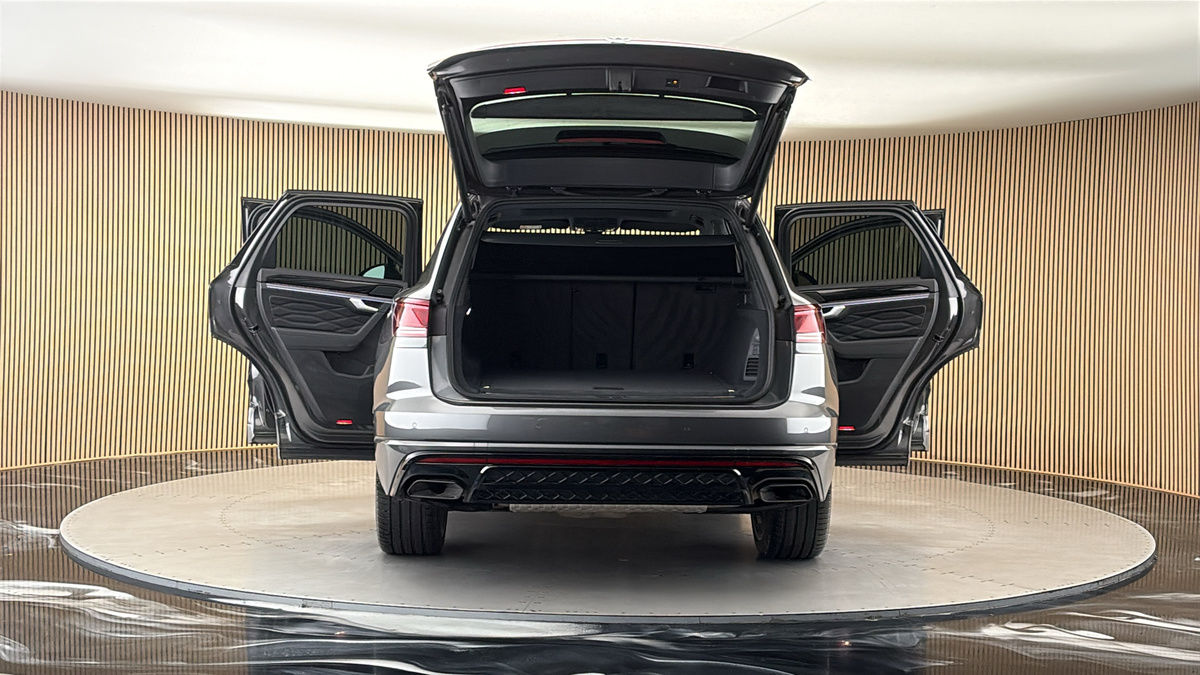 More views of Volkswagen Touareg