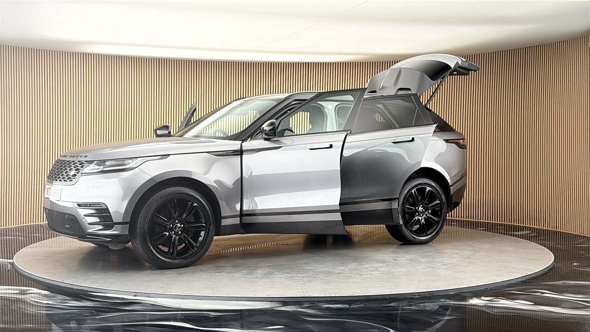 More views of Land Rover Range Rover Velar