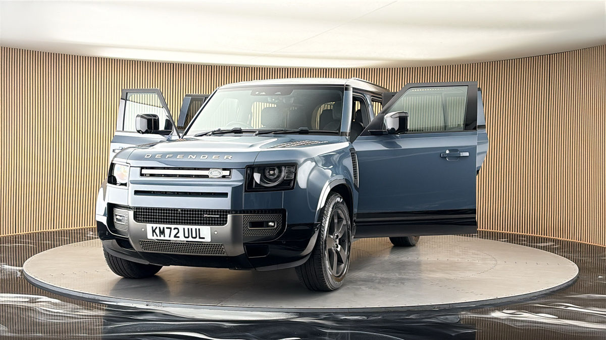 More views of Land Rover Defender 110