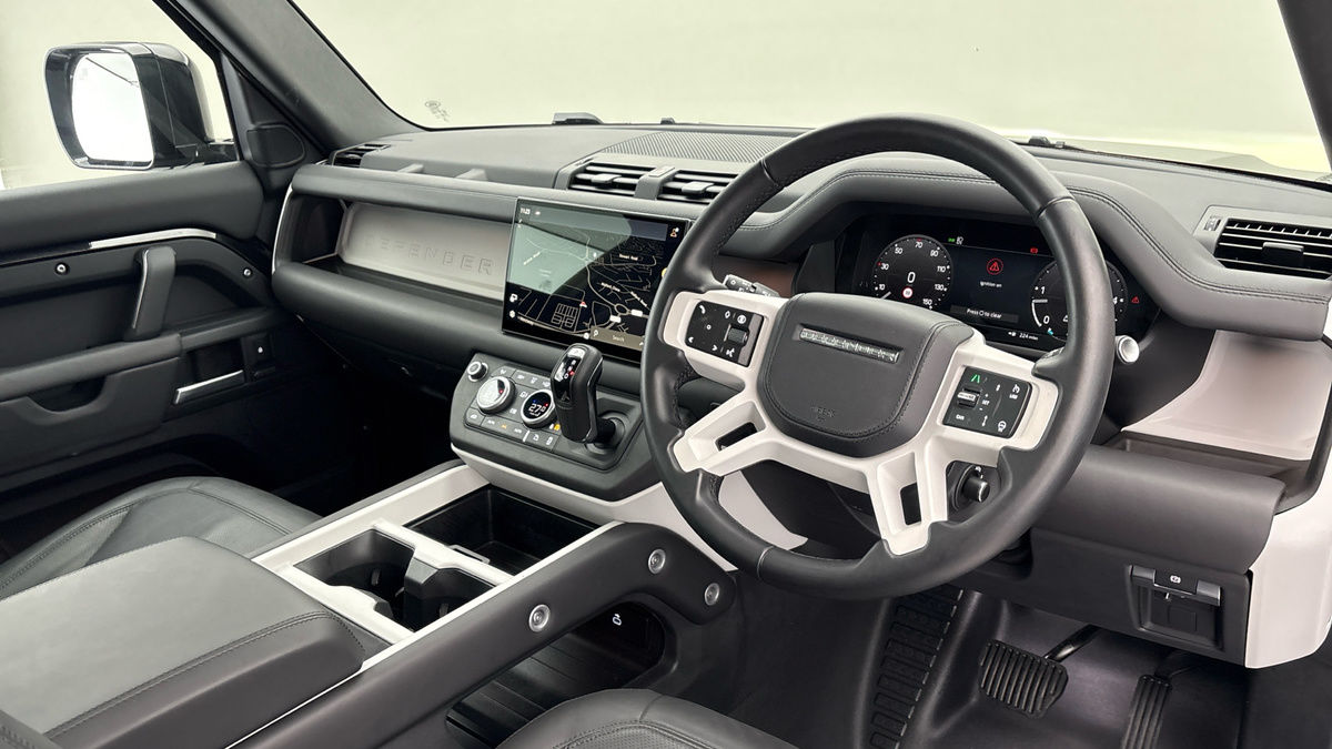 Land Rover Defender 90 Image 5