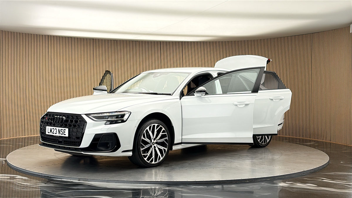 Audi S8 Image 22
