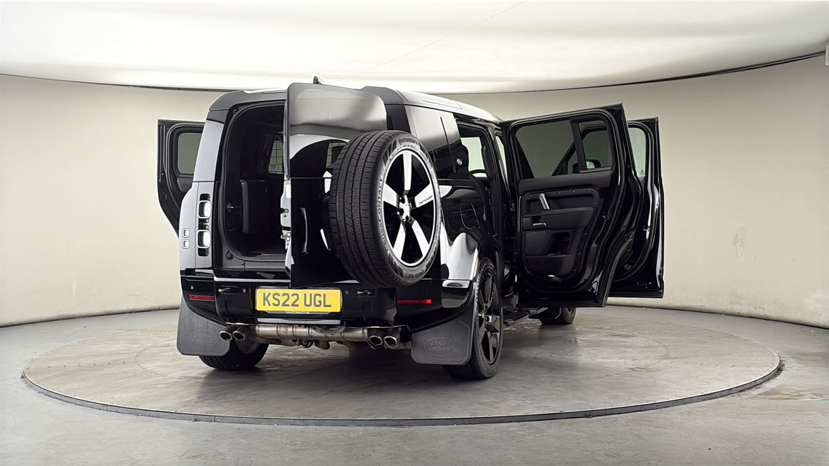 More views of Land Rover Defender 110