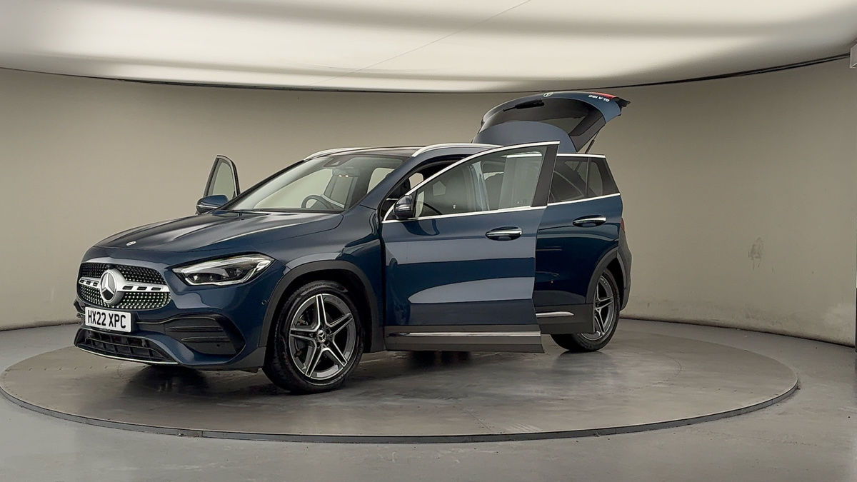 Mercedes-Benz GLA Image 22