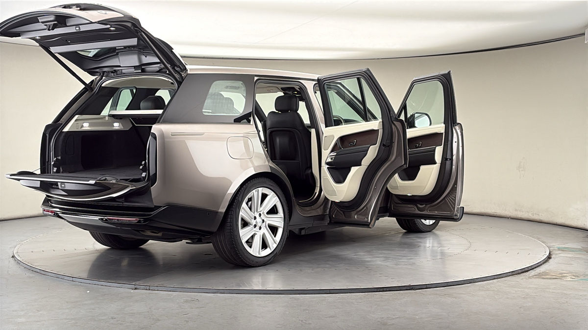 More views of Land Rover Range Rover