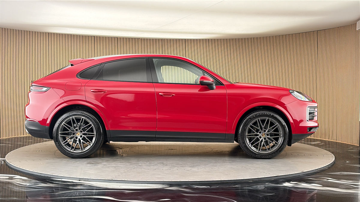 Porsche Cayenne Image 16