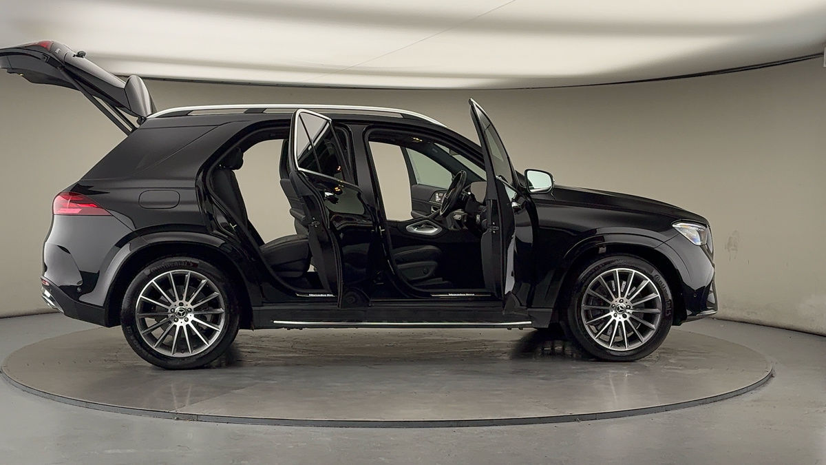 More views of Mercedes-Benz GLE