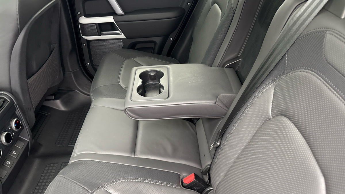 Land Rover Defender 110 Urban Image 9