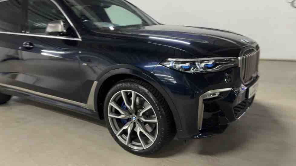 More views of BMW X7