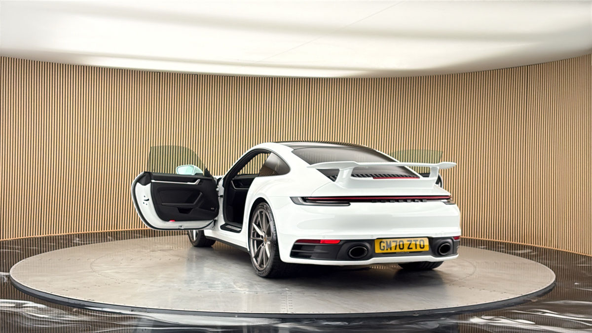 More views of Porsche 911