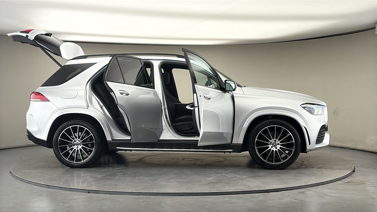 More views of Mercedes-Benz GLE